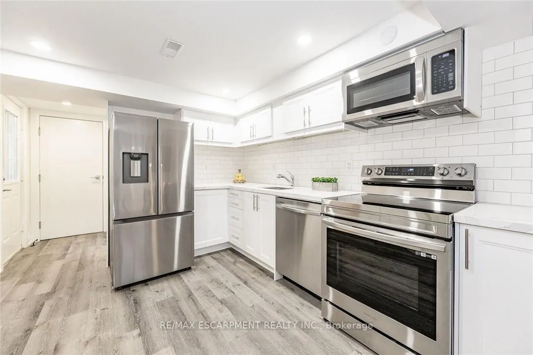 Photo 5 of Unit B, 476 Ferguson Avenue, Hamilton, North End — HOMEH