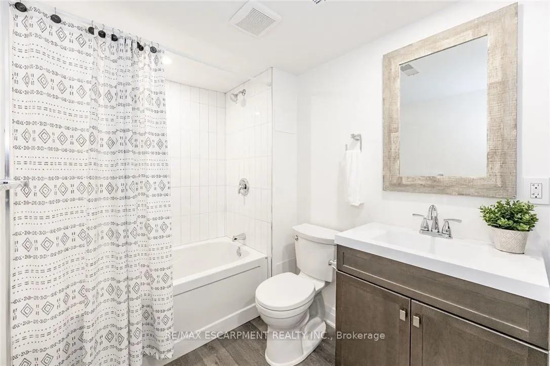 Photo 10 of Unit B, 476 Ferguson Avenue, Hamilton, North End — HOMEH