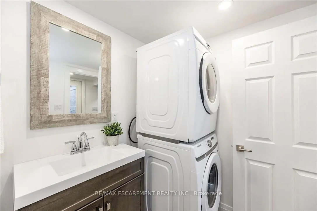 Photo 11 of Unit B, 476 Ferguson Avenue, Hamilton, North End — HOMEH