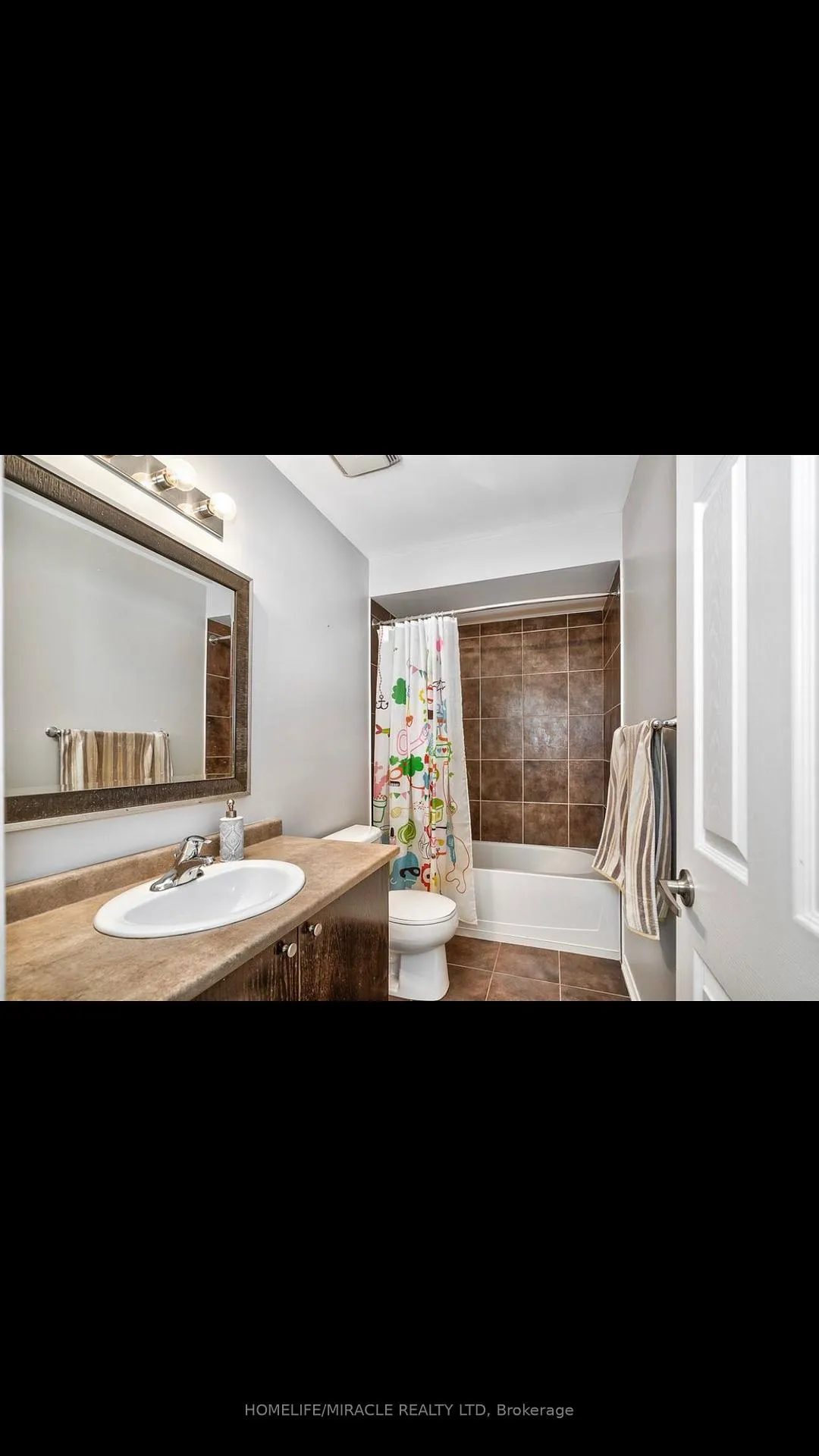 Photo 11 of 137 Palacebeach Trail, Hamilton, Lakeshore — HOMEH