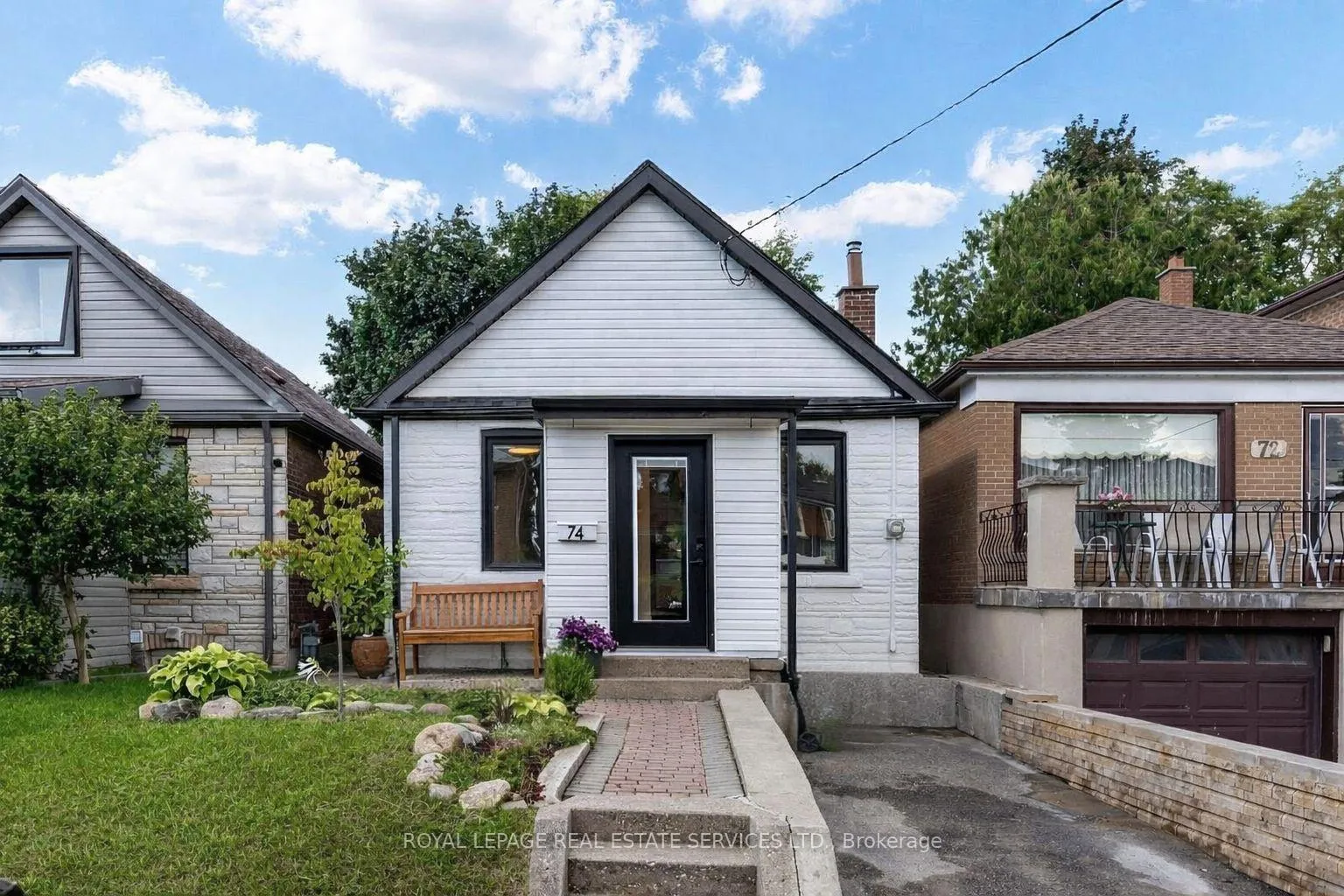 Front of 74 Chryessa Avenue