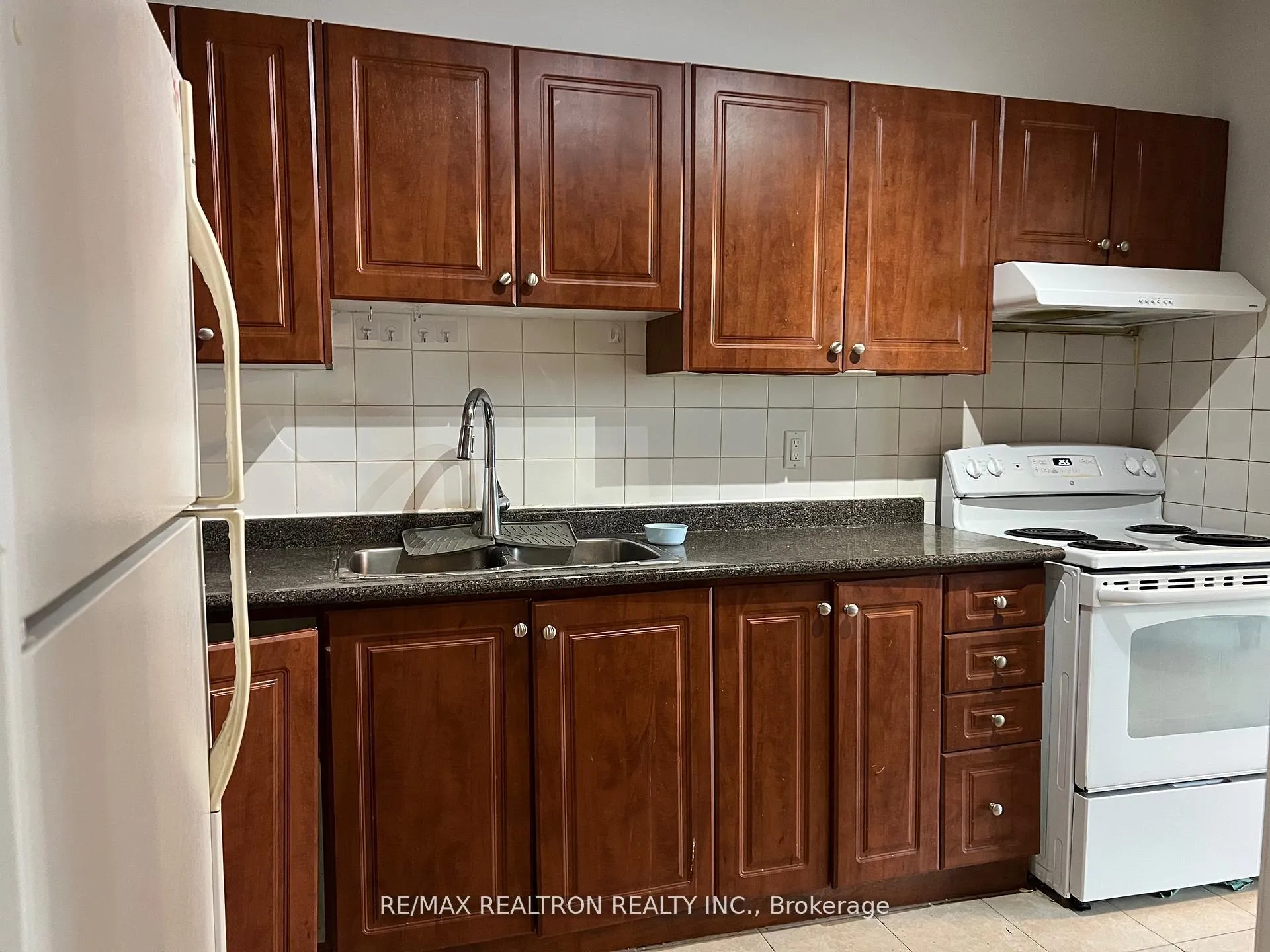 Photo 7 of Unit 1811, 5 Massey Square, Toronto, Crescent Town — HOMEH
