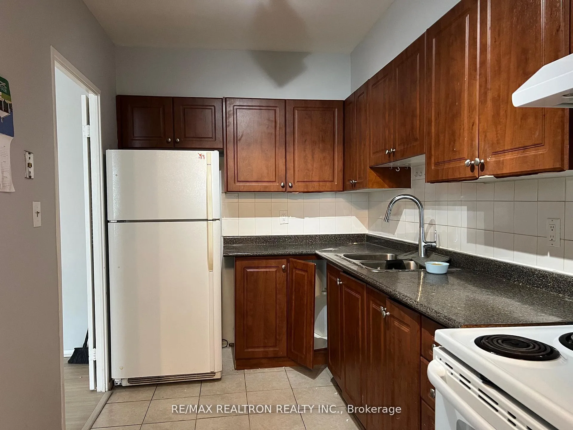 Photo 8 of Unit 1811, 5 Massey Square, Toronto, Crescent Town — HOMEH