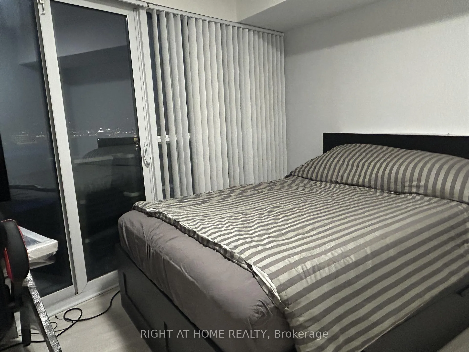 Photo 8 of Unit 1806, 50 Absolute Avenue, Mississauga, City Centre — HOMEH