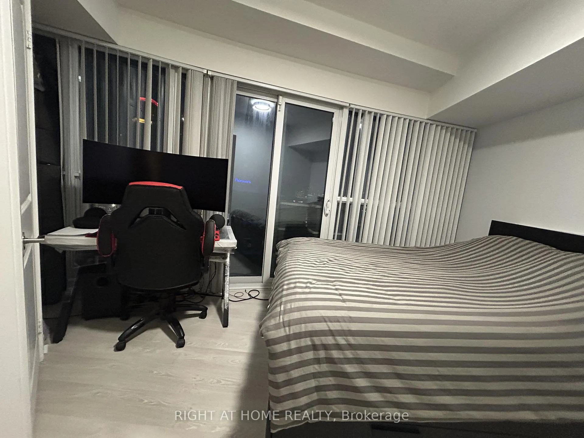 Photo 9 of Unit 1806, 50 Absolute Avenue, Mississauga, City Centre — HOMEH