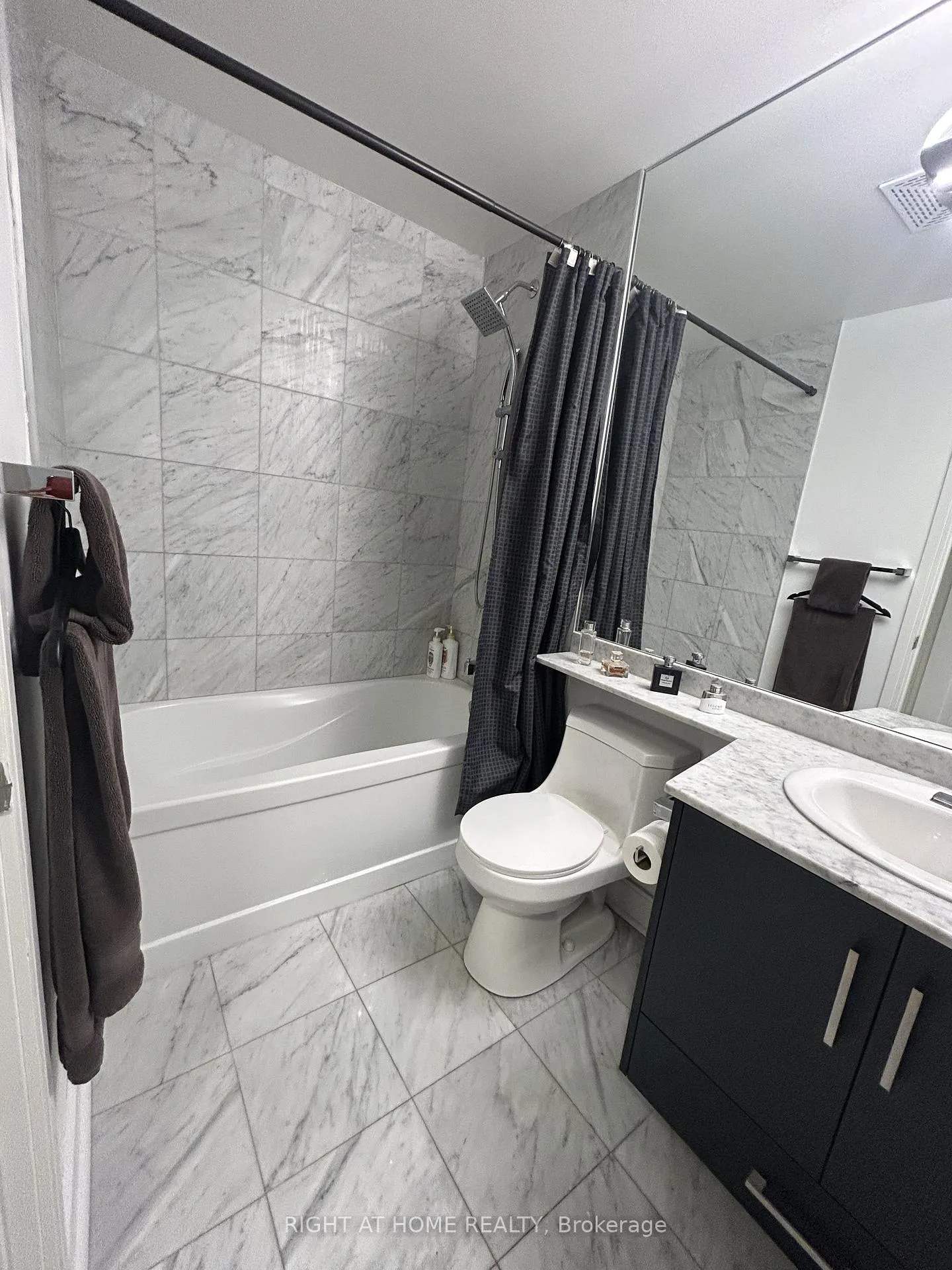 Photo 11 of Unit 1806, 50 Absolute Avenue, Mississauga, City Centre — HOMEH