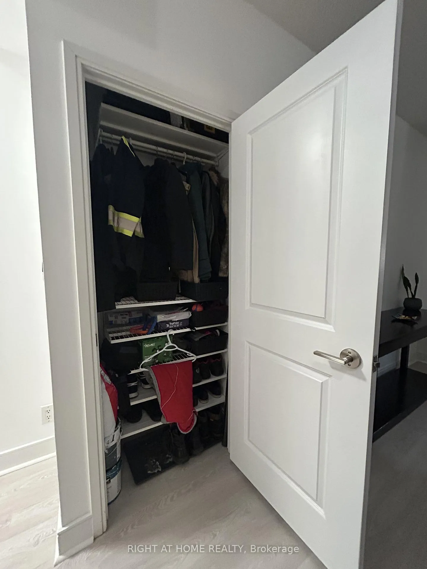Photo 12 of Unit 1806, 50 Absolute Avenue, Mississauga, City Centre — HOMEH