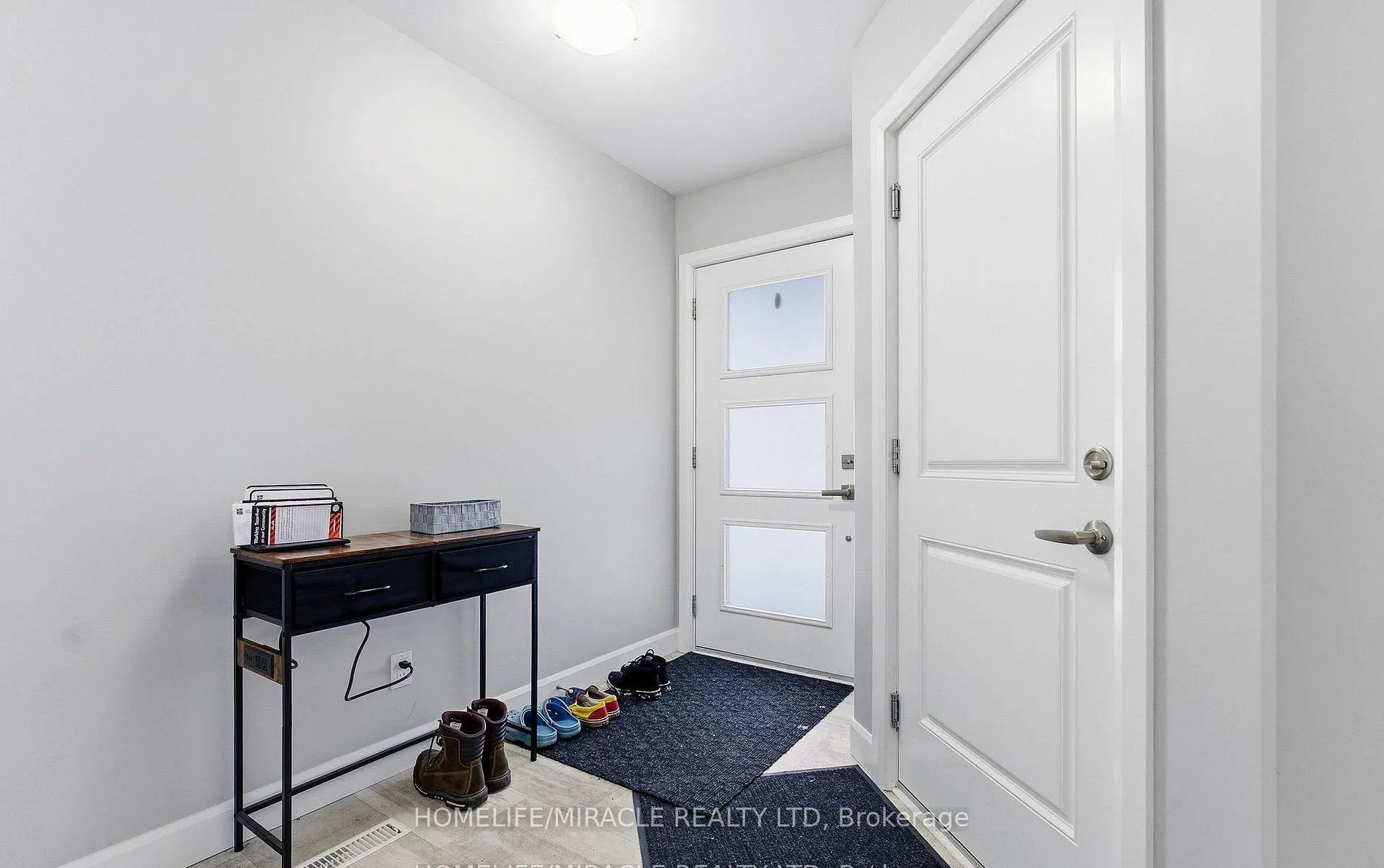Photo 3 of 38 Dewal Place, Belleville, Belleville Ward — HOMEH