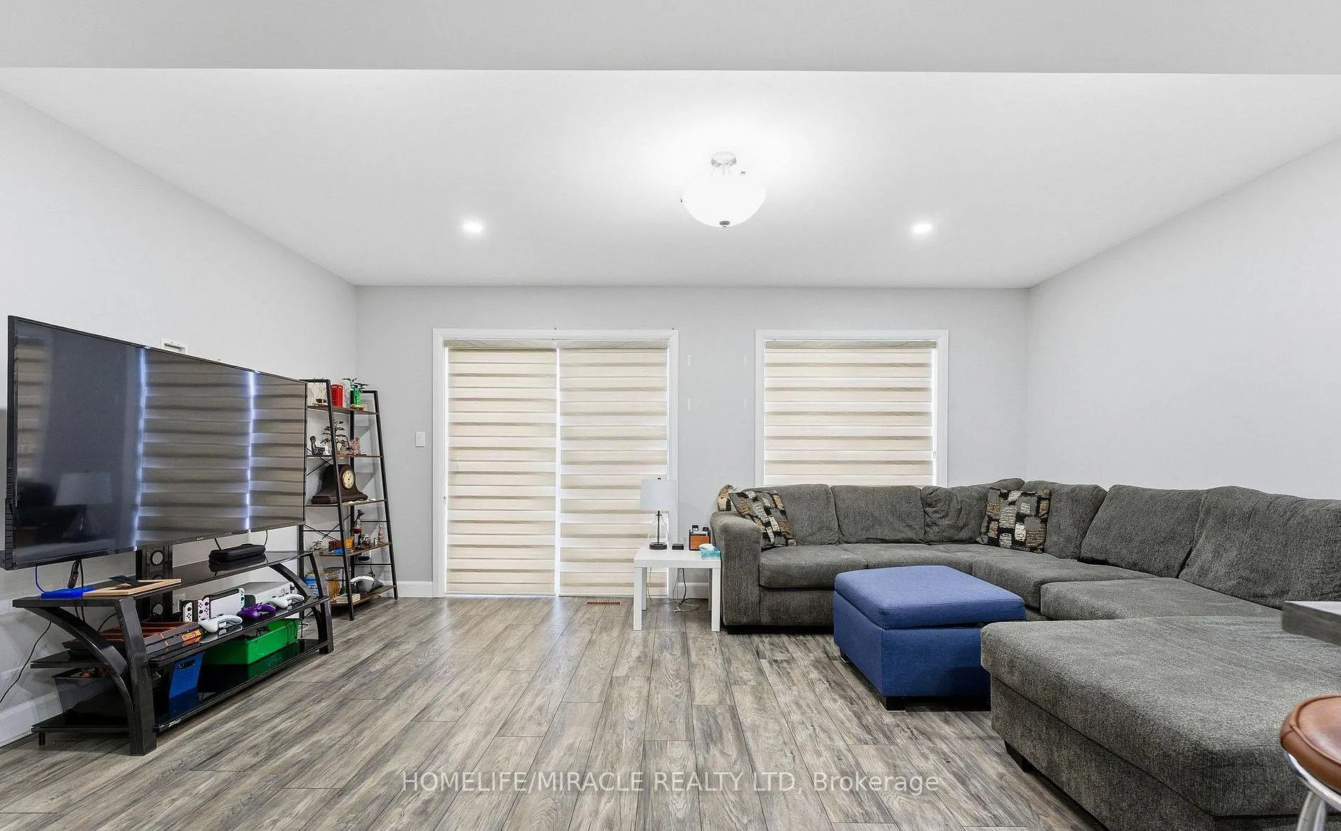 Photo 12 of 38 Dewal Place, Belleville, Belleville Ward — HOMEH