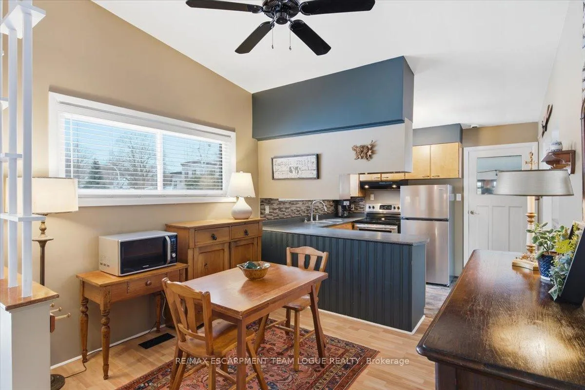 Photo 5 of 354 Arden Crescent, Burlington, Shoreacres — HOMEH