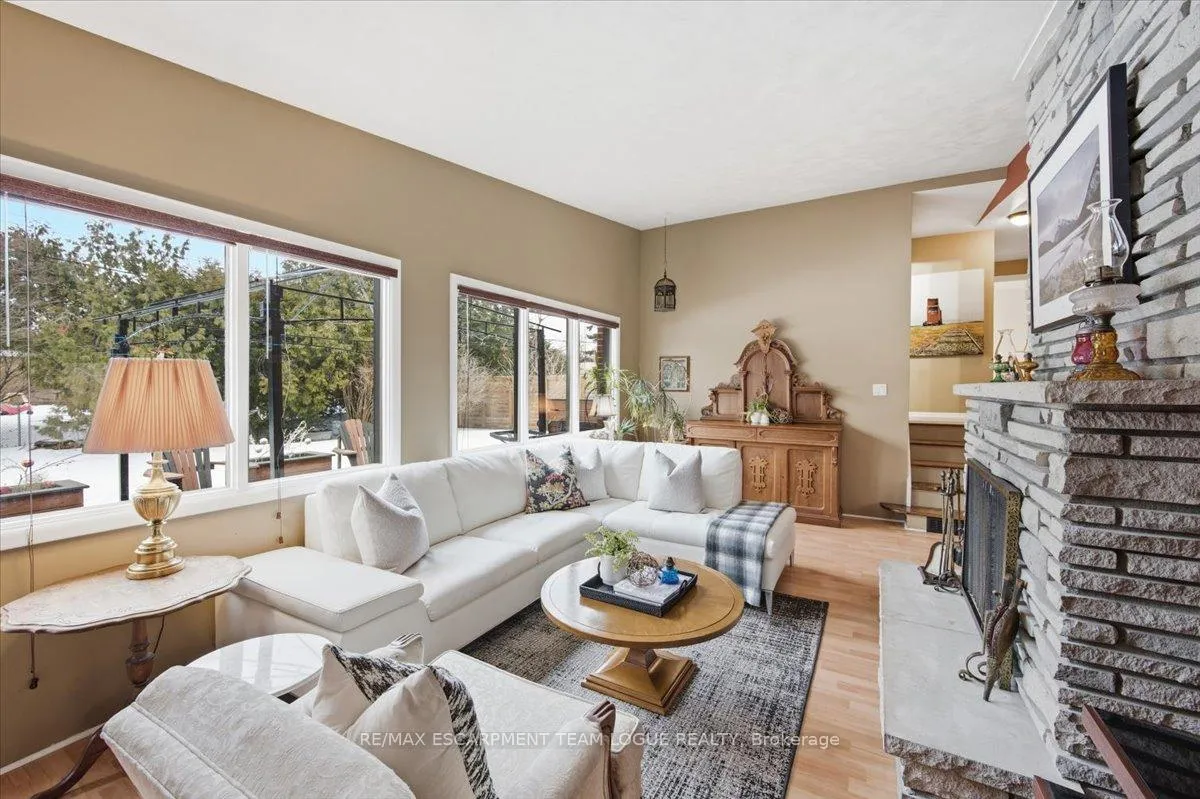 Photo 8 of 354 Arden Crescent, Burlington, Shoreacres — HOMEH