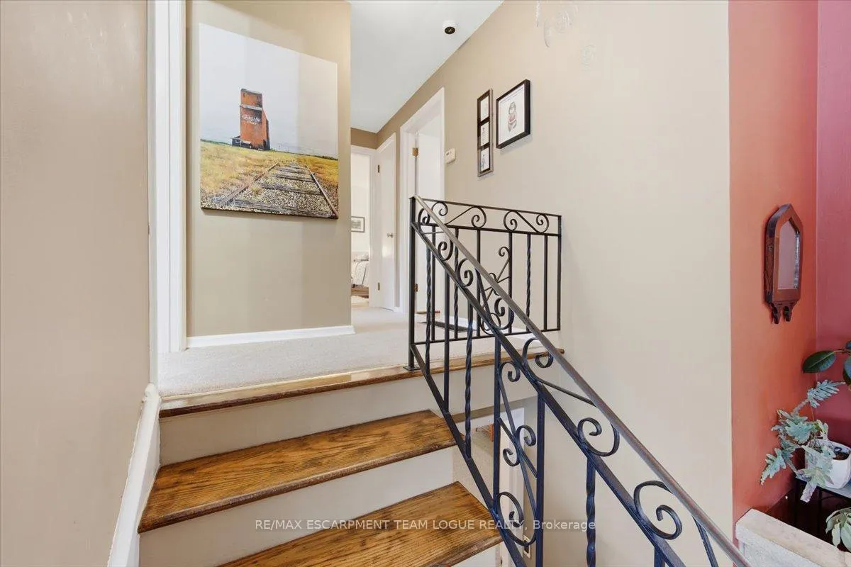 Photo 15 of 354 Arden Crescent, Burlington, Shoreacres — HOMEH