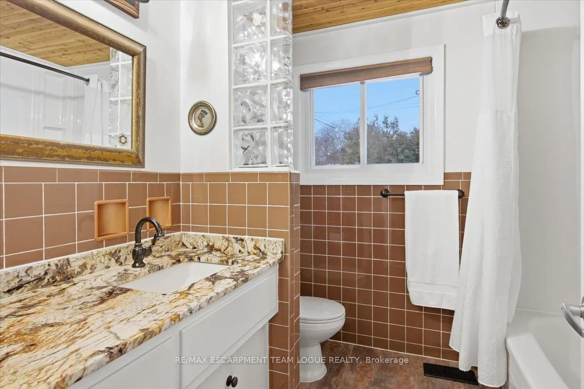 Photo 22 of 354 Arden Crescent, Burlington, Shoreacres — HOMEH