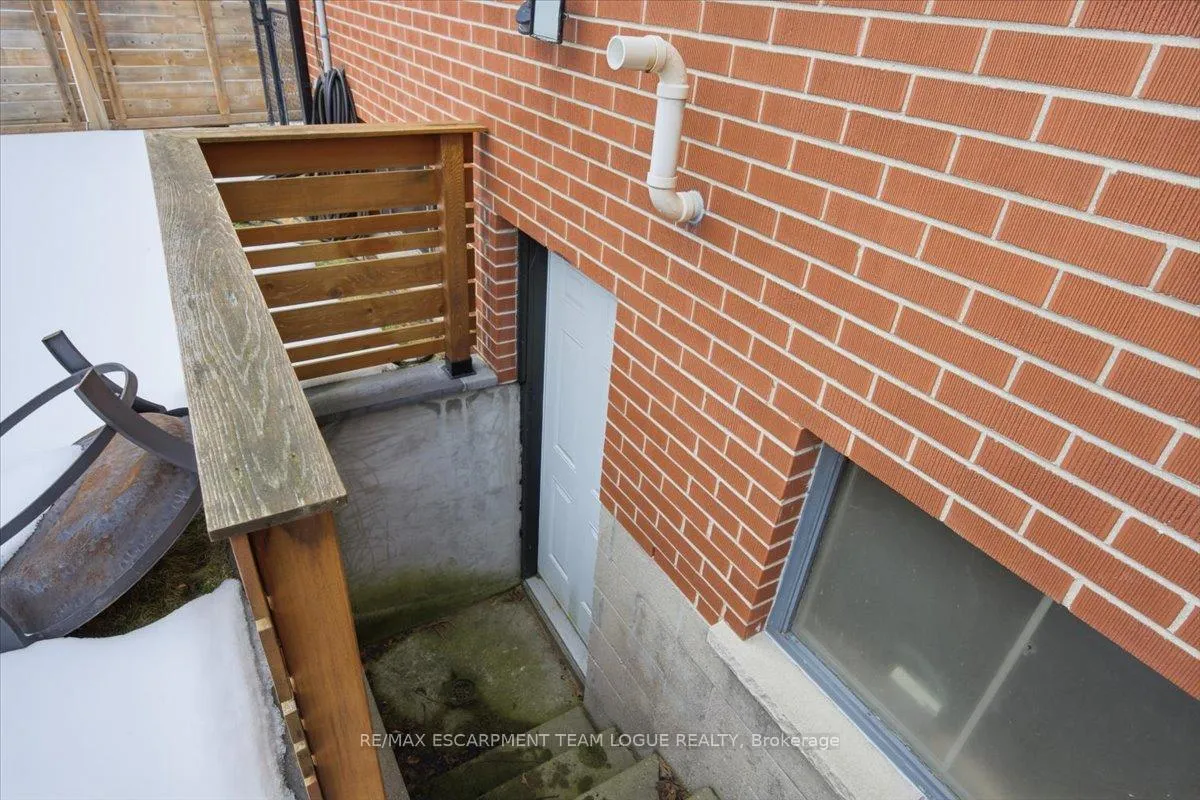 Photo 30 of 354 Arden Crescent, Burlington, Shoreacres — HOMEH