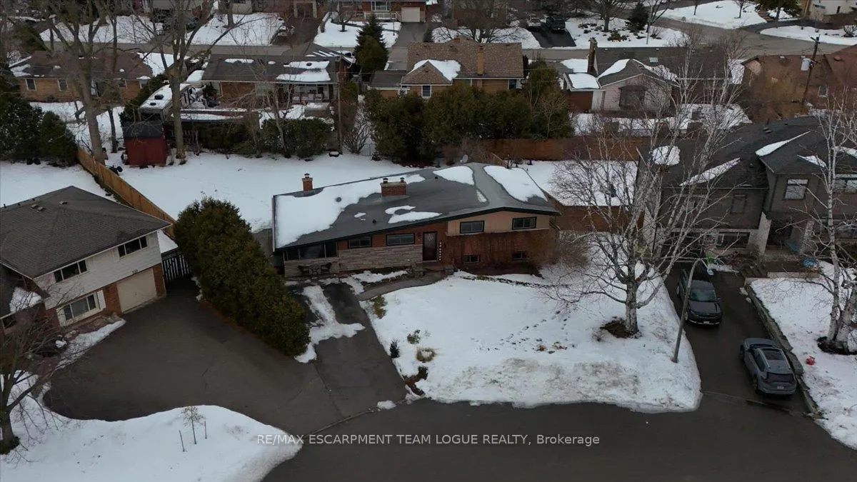 Photo 35 of 354 Arden Crescent, Burlington, Shoreacres — HOMEH