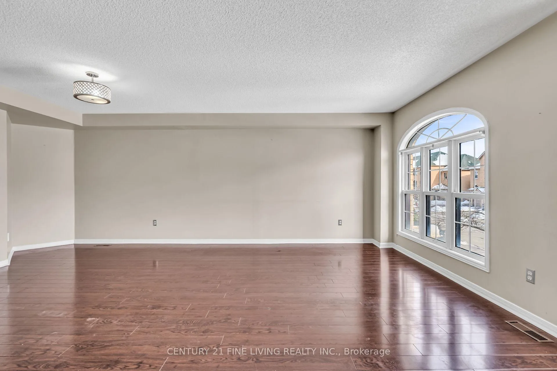 Photo 6 of 209 Provincial Place, Brampton, Northgate — HOMEH
