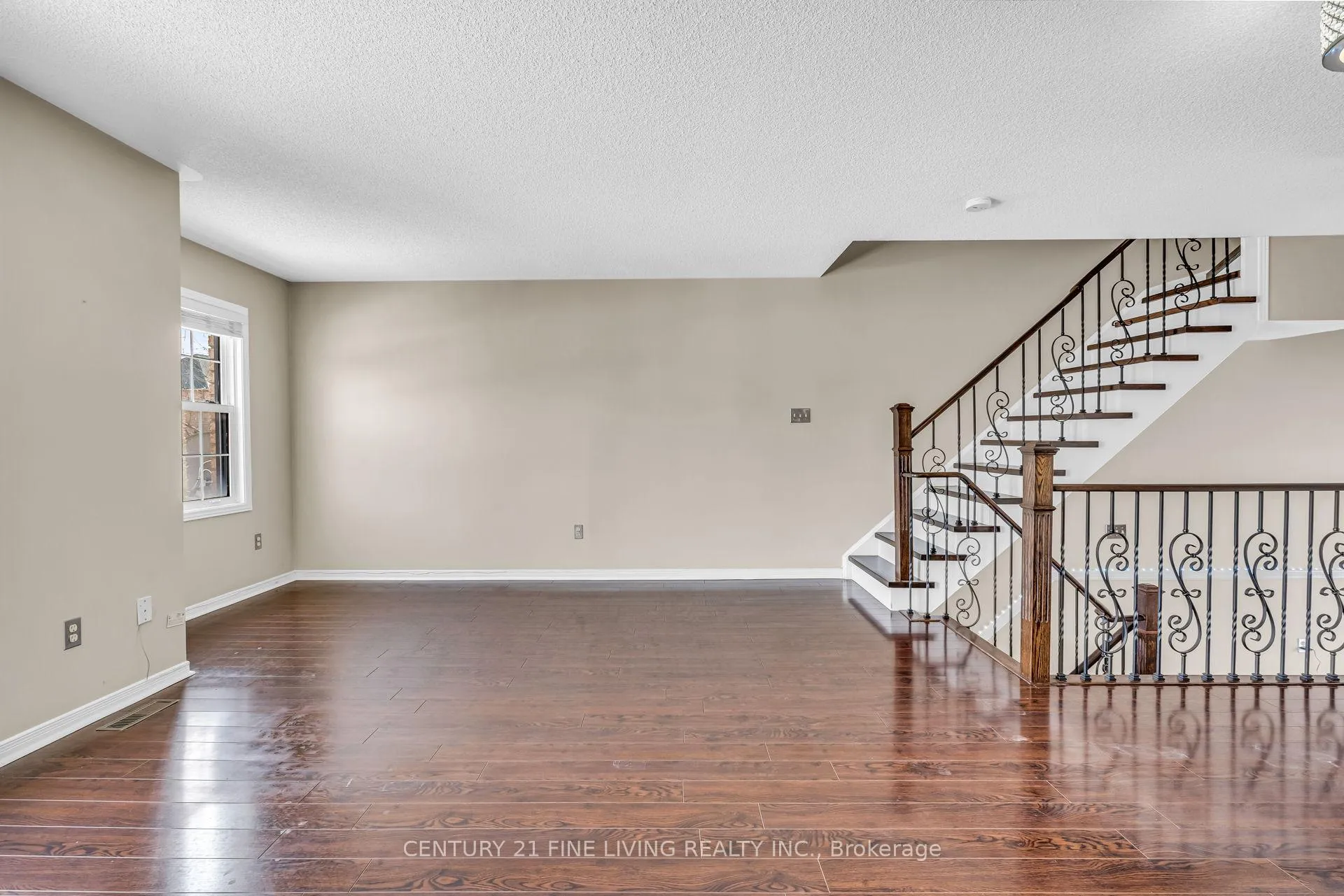 Photo 9 of 209 Provincial Place, Brampton, Northgate — HOMEH
