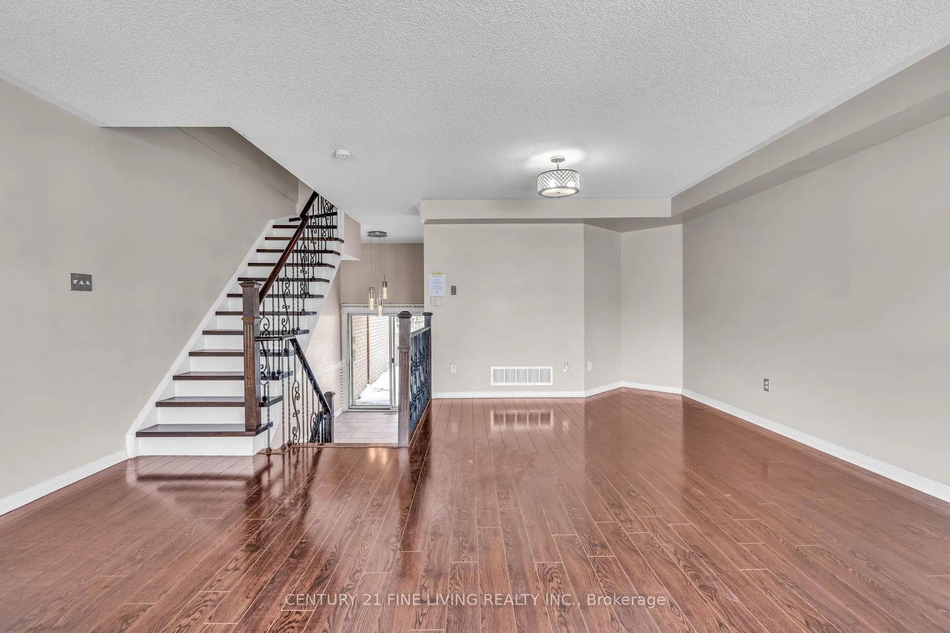 Photo 11 of 209 Provincial Place, Brampton, Northgate — HOMEH