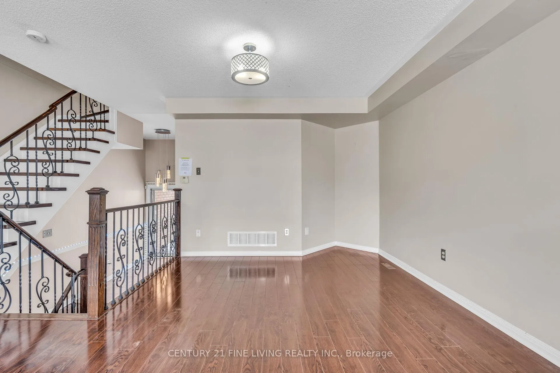 Photo 12 of 209 Provincial Place, Brampton, Northgate — HOMEH