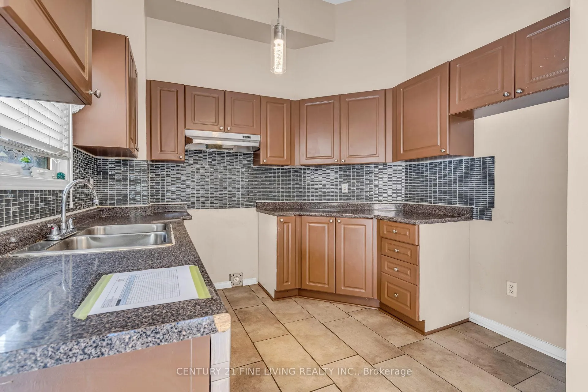 Photo 17 of 209 Provincial Place, Brampton, Northgate — HOMEH