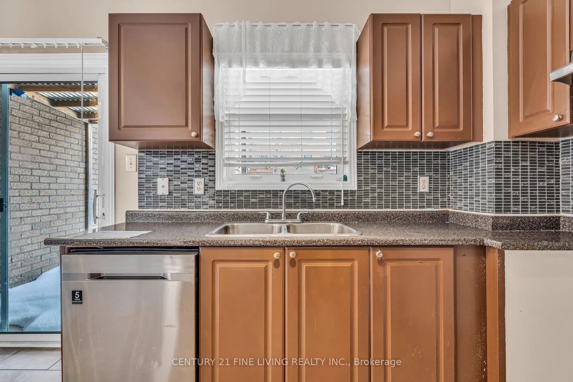 Photo 18 of 209 Provincial Place, Brampton, Northgate — HOMEH
