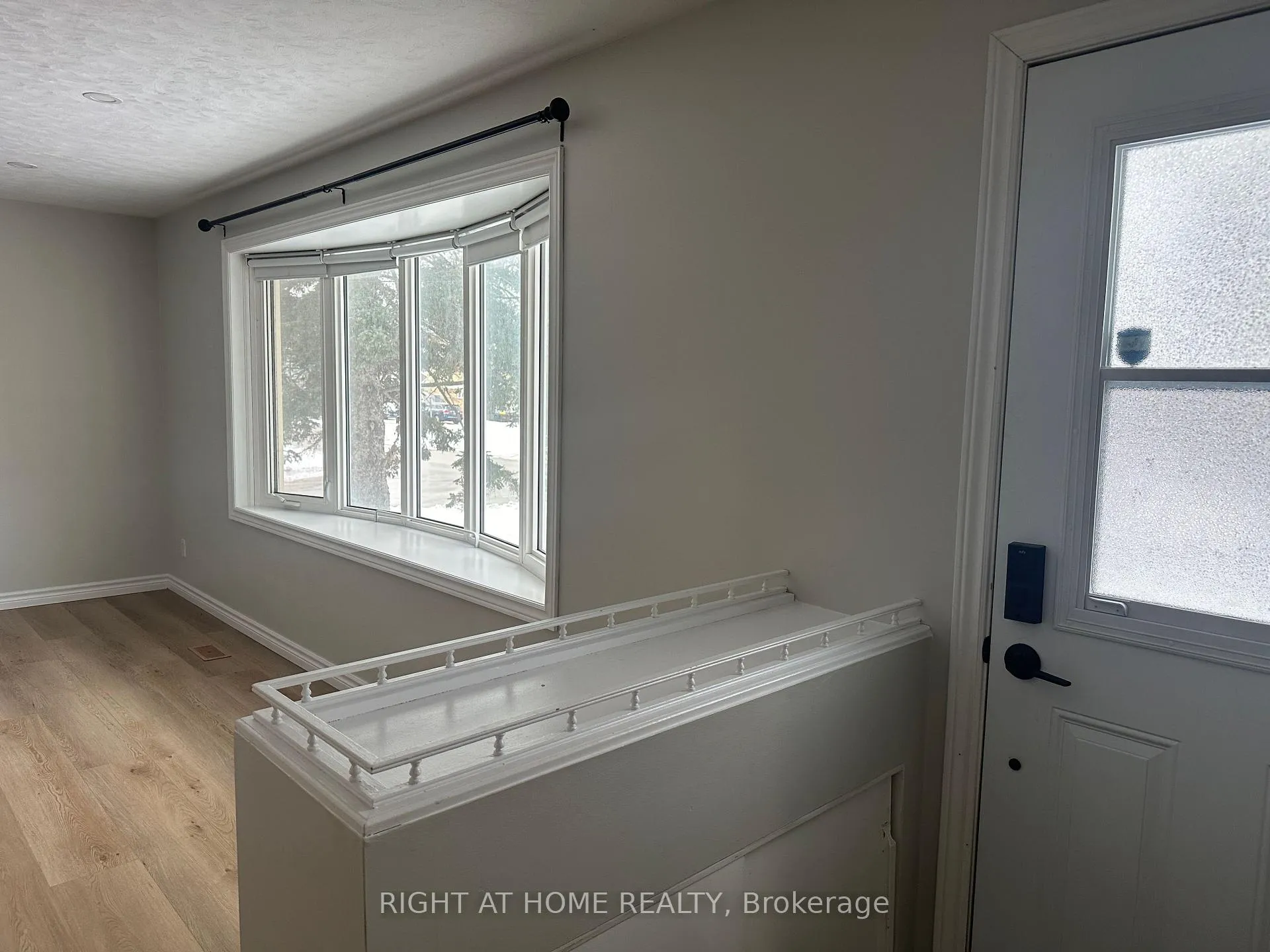 Photo 3 of Unit Main Floor, 5 Parkway Crescent, Clarington, Bowmanville — HOMEH