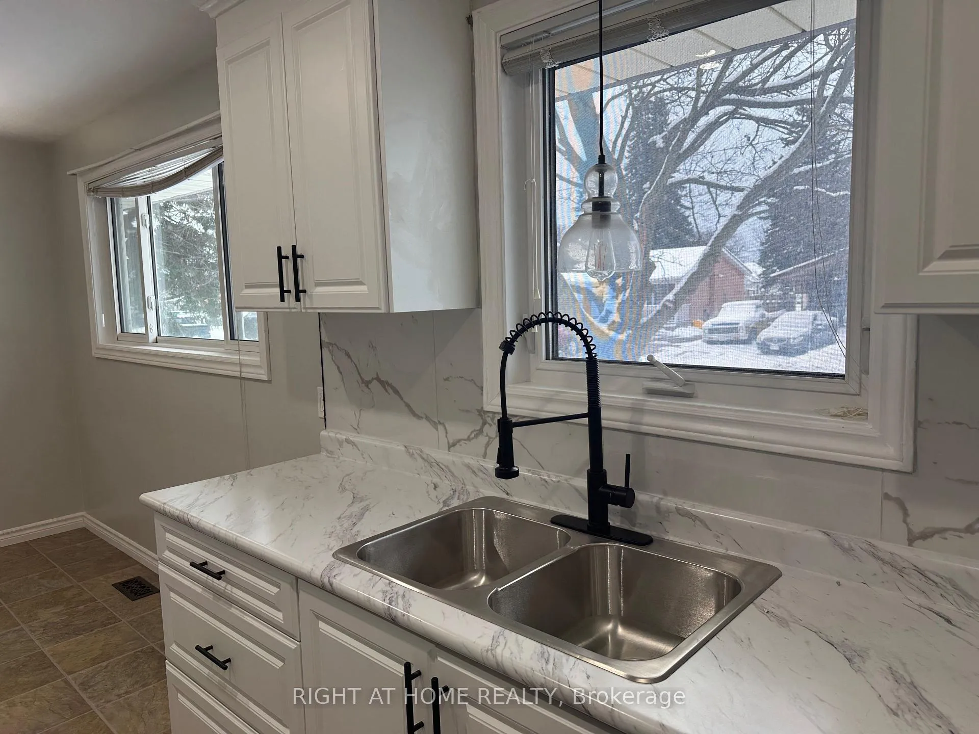 Photo 9 of Unit Main Floor, 5 Parkway Crescent, Clarington, Bowmanville — HOMEH