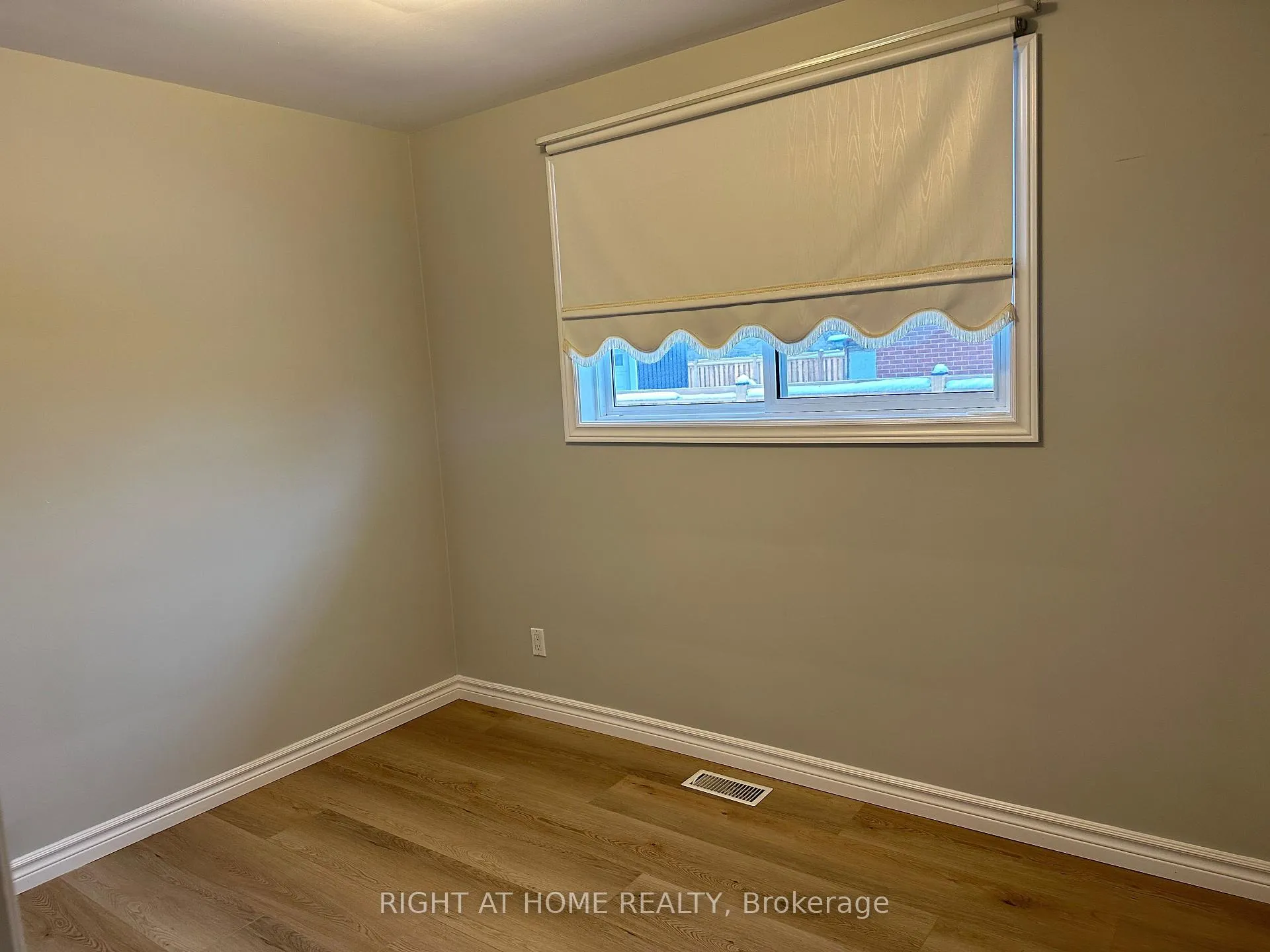 Photo 15 of Unit Main Floor, 5 Parkway Crescent, Clarington, Bowmanville — HOMEH