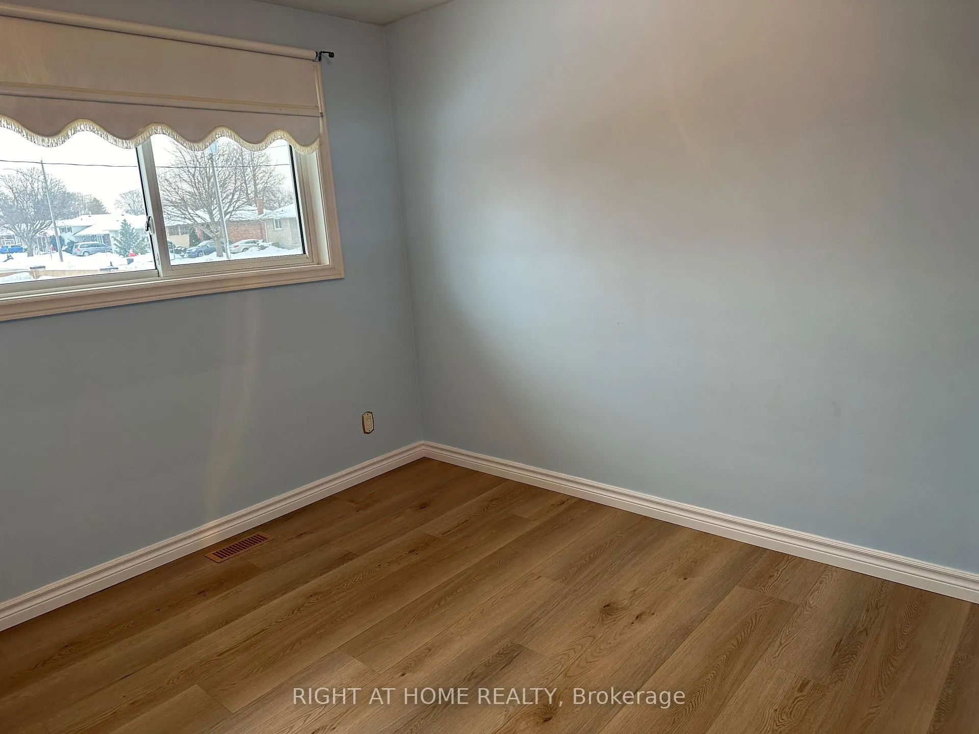 Photo 16 of Unit Main Floor, 5 Parkway Crescent, Clarington, Bowmanville — HOMEH