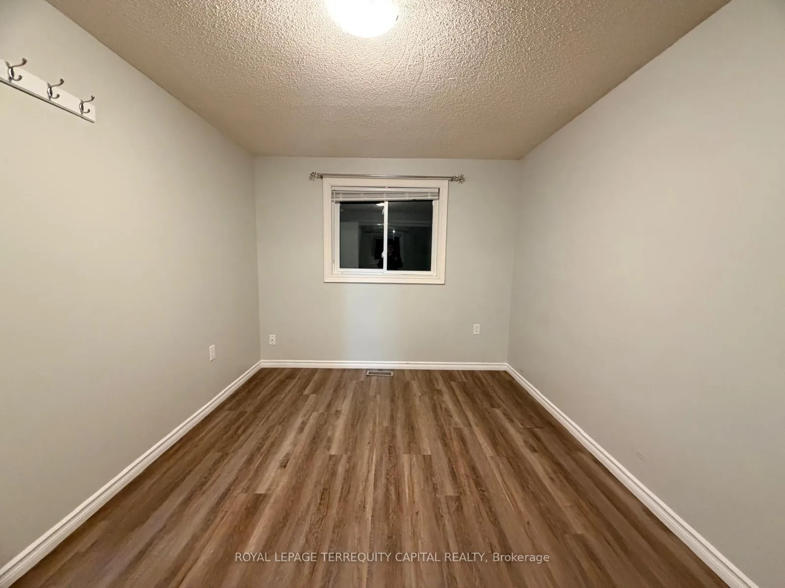 Photo 11 of Unit Upper, 5 Ford Street, Barrie, Sunnidale — HOMEH