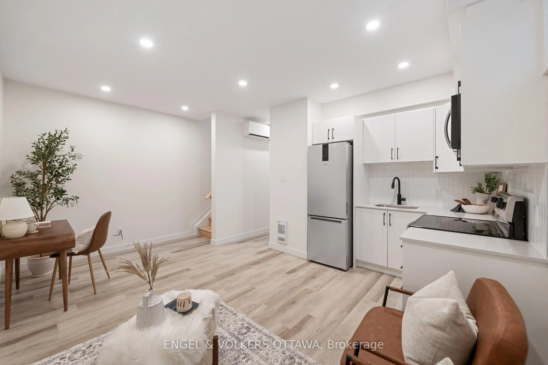 Photo 11 of Unit B, 90 Hamilton Avenue, Ottawa, Ottawa West/Tunneys Pasture — HOMEH