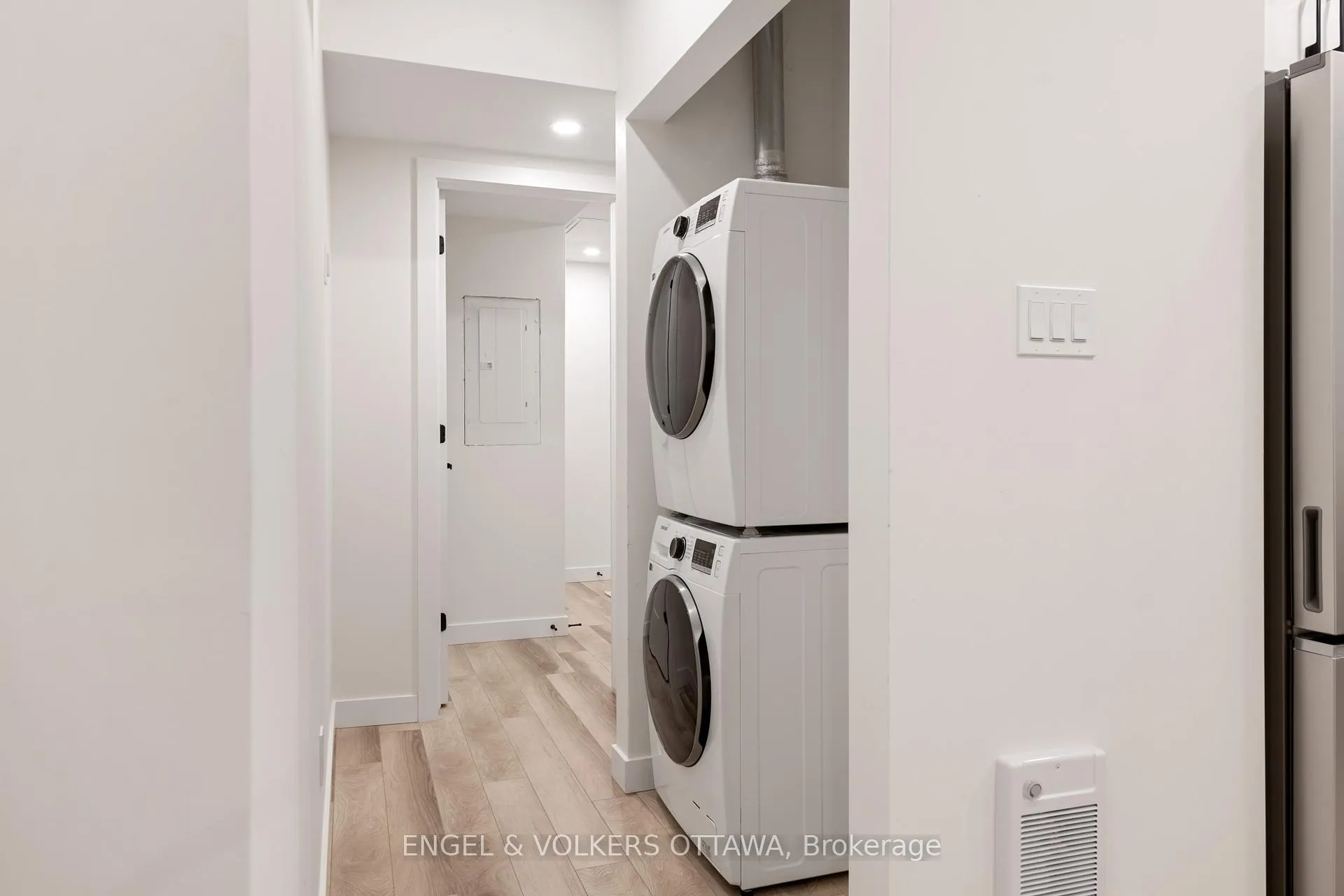 Photo 14 of Unit B, 90 Hamilton Avenue, Ottawa, Ottawa West/Tunneys Pasture — HOMEH