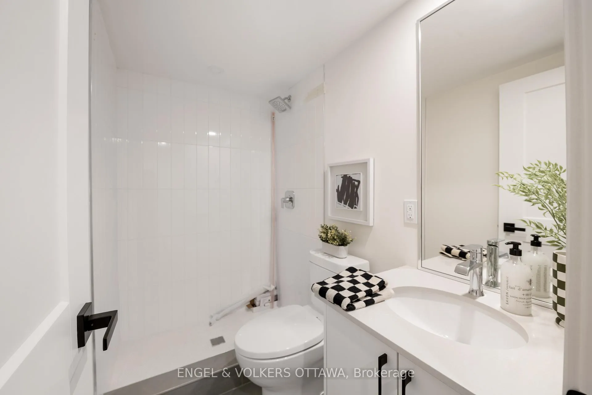 Photo 15 of Unit B, 90 Hamilton Avenue, Ottawa, Ottawa West/Tunneys Pasture — HOMEH