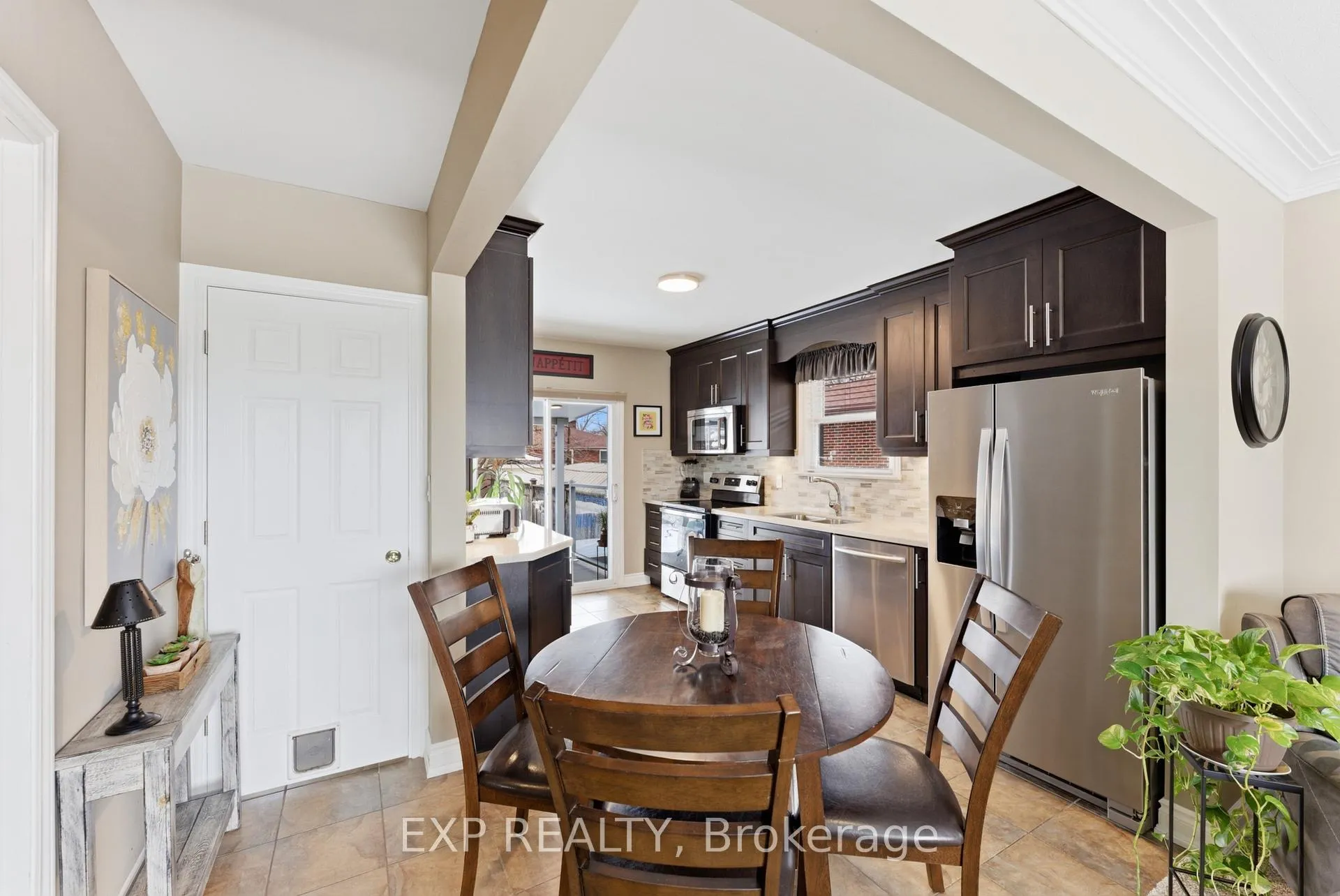 Photo 8 of 23 Chalmers Street, St. Catharines, Facer — HOMEH