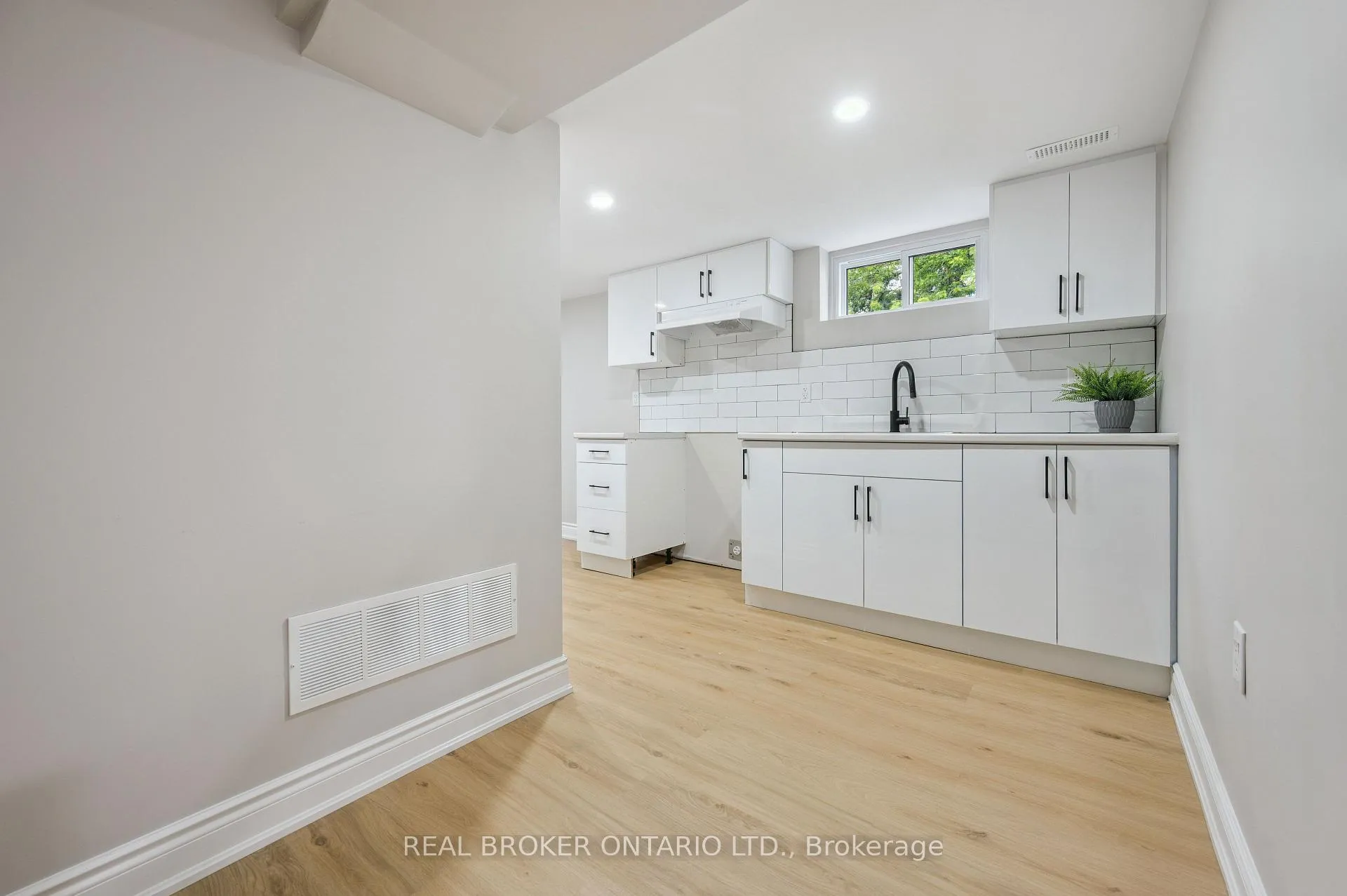 Photo 9 of Unit Lower, 56 Dover Street, Waterloo — HOMEH