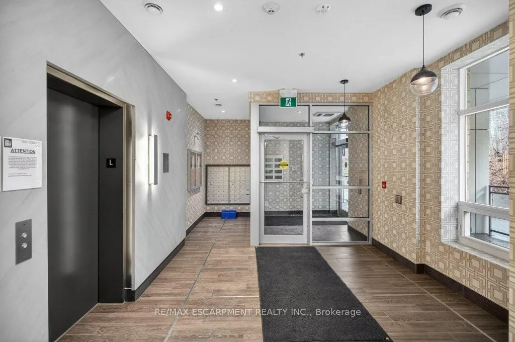 Photo 4 of Unit 209, 479 Charlton Avenue E, Hamilton, Stinson — HOMEH