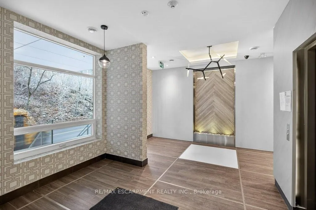 Photo 5 of Unit 209, 479 Charlton Avenue E, Hamilton, Stinson — HOMEH