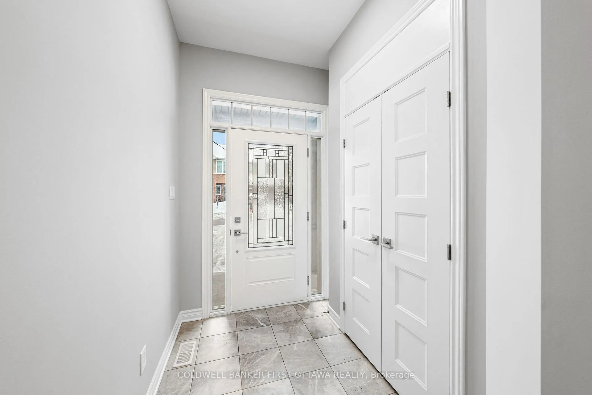 Photo 3 of 426 Warmstone Drive, Ottawa, Stittsville (North) — HOMEH