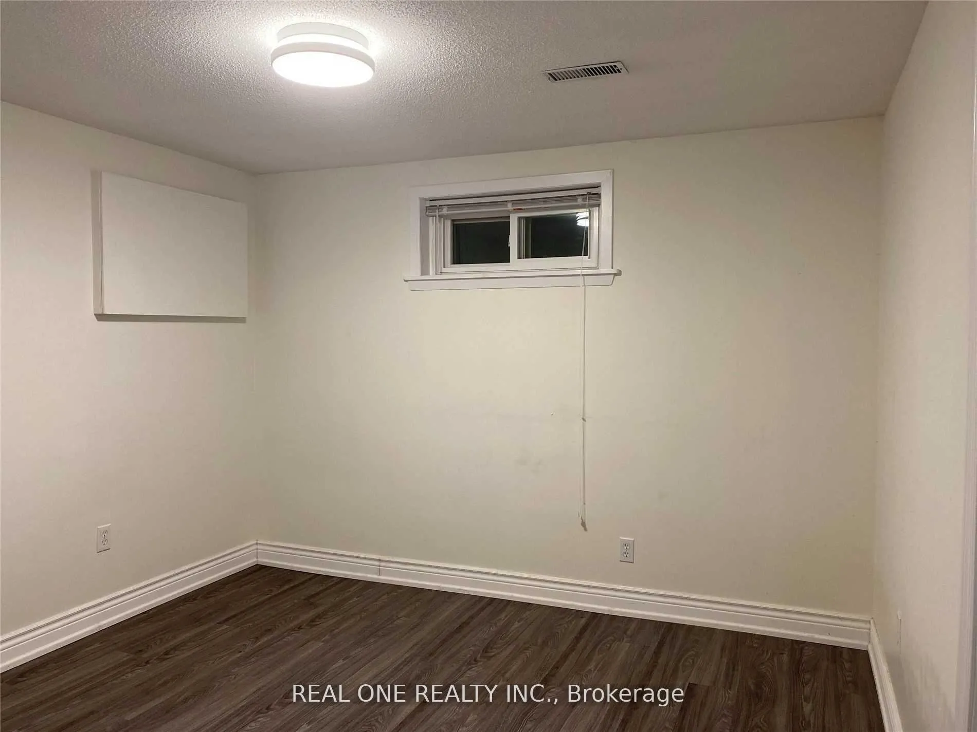 Photo 6 of Unit (basement), 73 Romfield Circuit, Markham, Royal Orchard — HOMEH