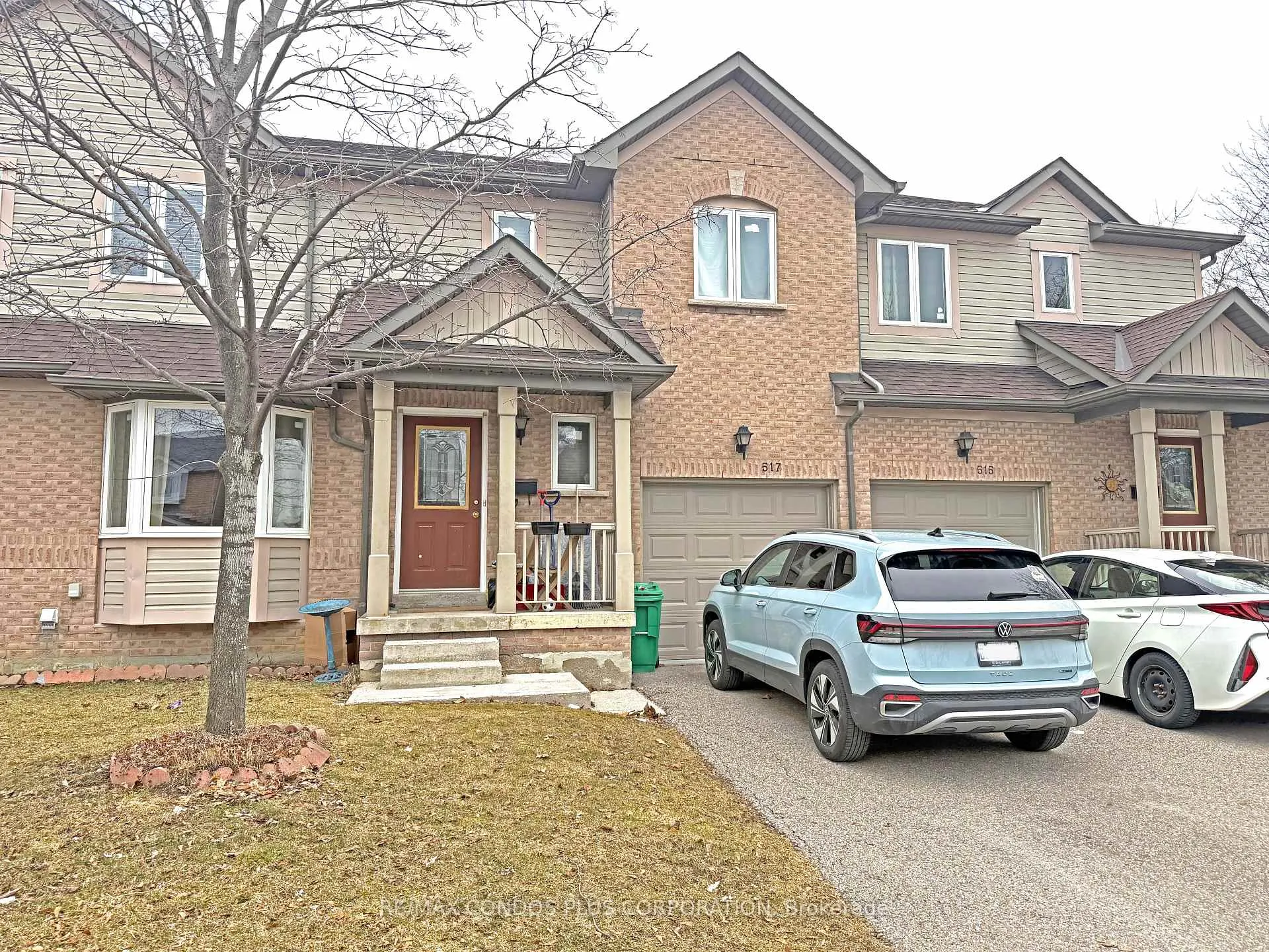 Front of 517 Ravenstone Crescent