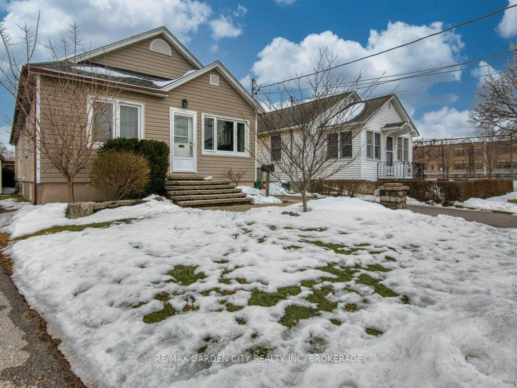 Photo 1 of 28 Charles Avenue, St. Catharines, Facer — HOMEH