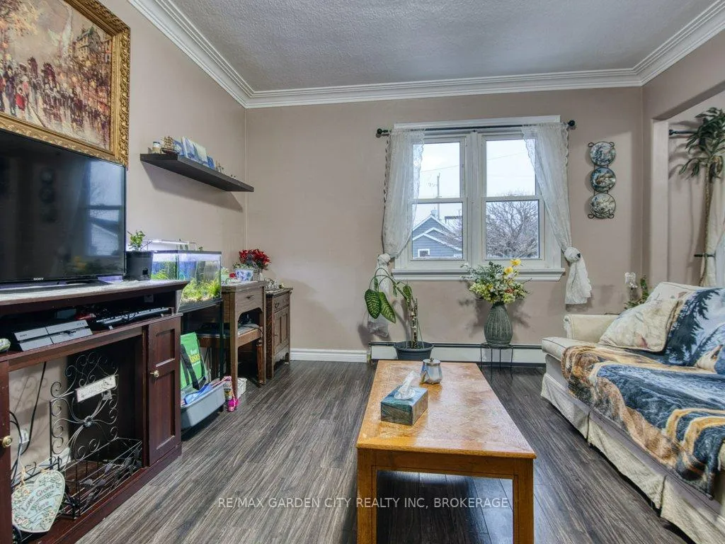 Photo 33 of 28 Charles Avenue, St. Catharines, Facer — HOMEH