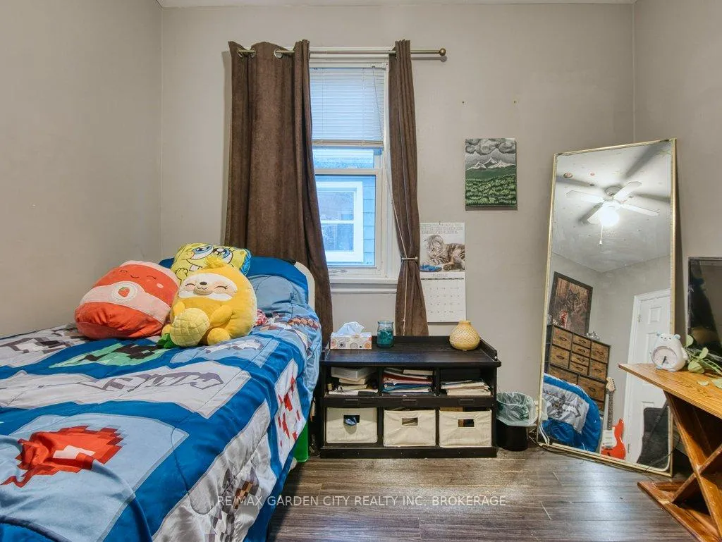Photo 36 of 28 Charles Avenue, St. Catharines, Facer — HOMEH