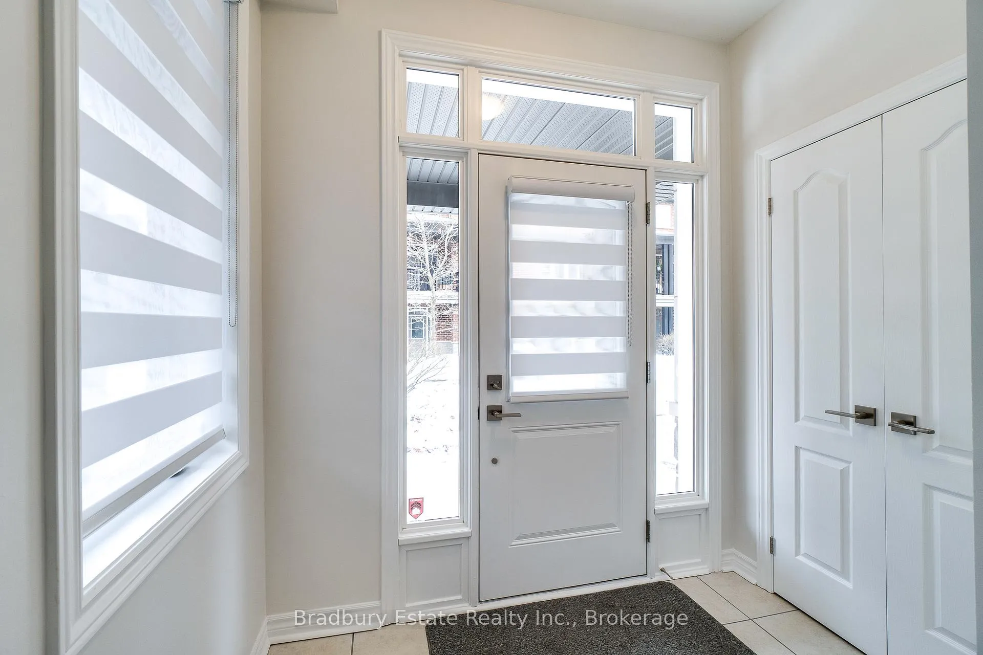 Photo 4 of 2367 Peppiatt Common, Burlington, Freeman — HOMEH