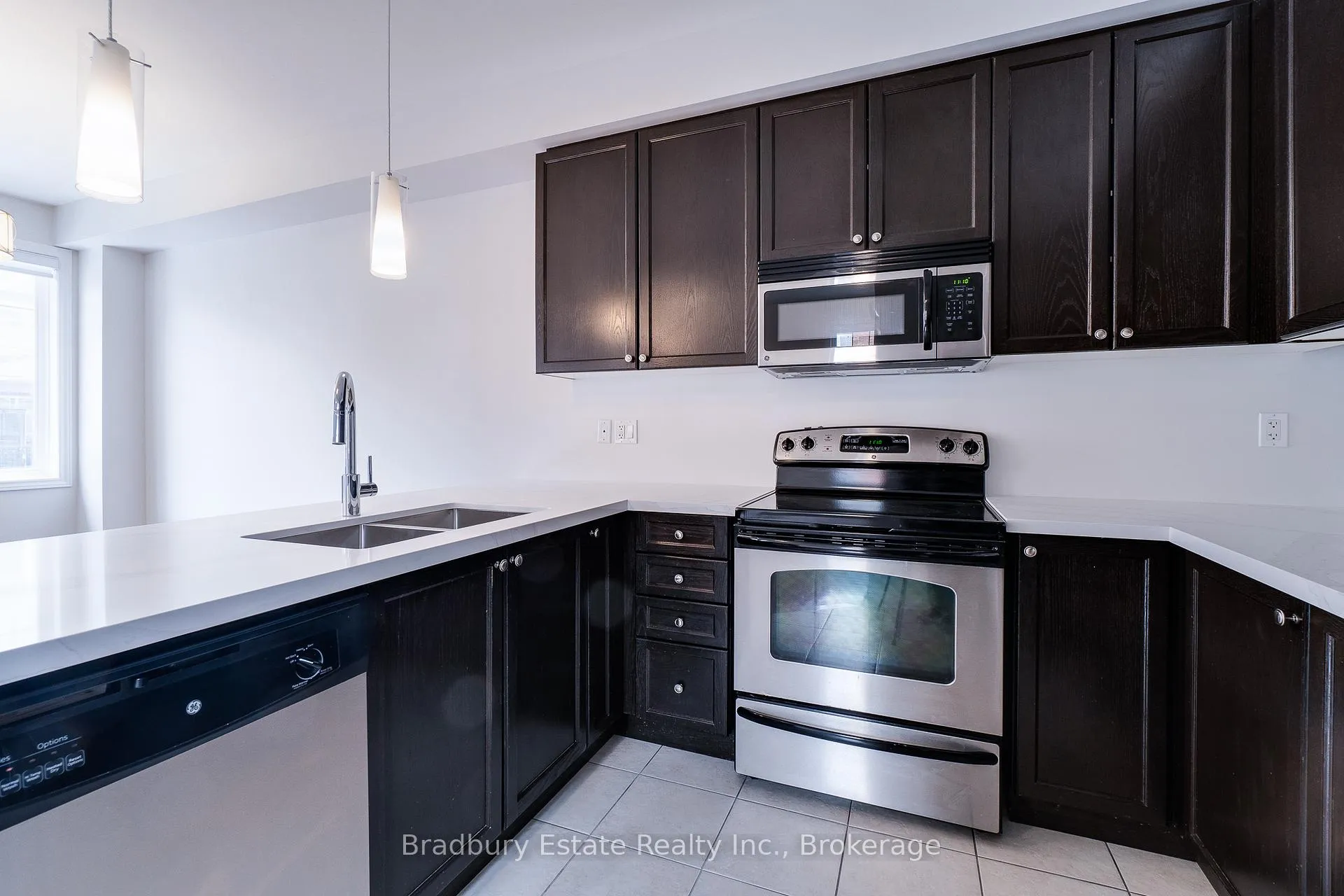 Photo 9 of 2367 Peppiatt Common, Burlington, Freeman — HOMEH
