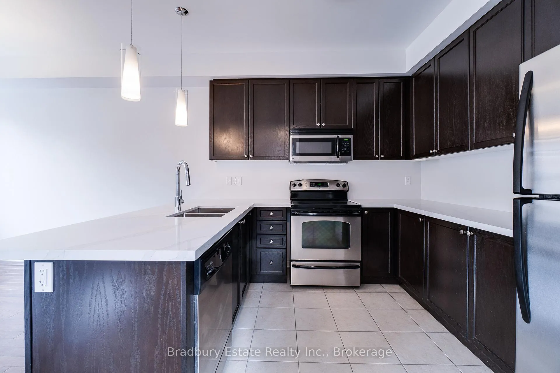 Photo 10 of 2367 Peppiatt Common, Burlington, Freeman — HOMEH