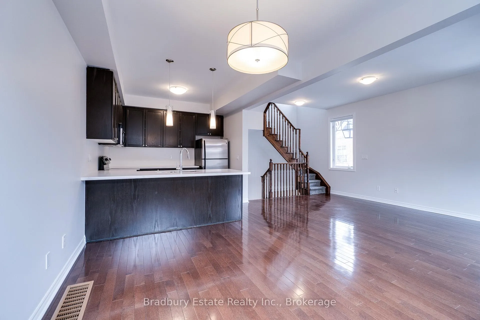 Photo 13 of 2367 Peppiatt Common, Burlington, Freeman — HOMEH
