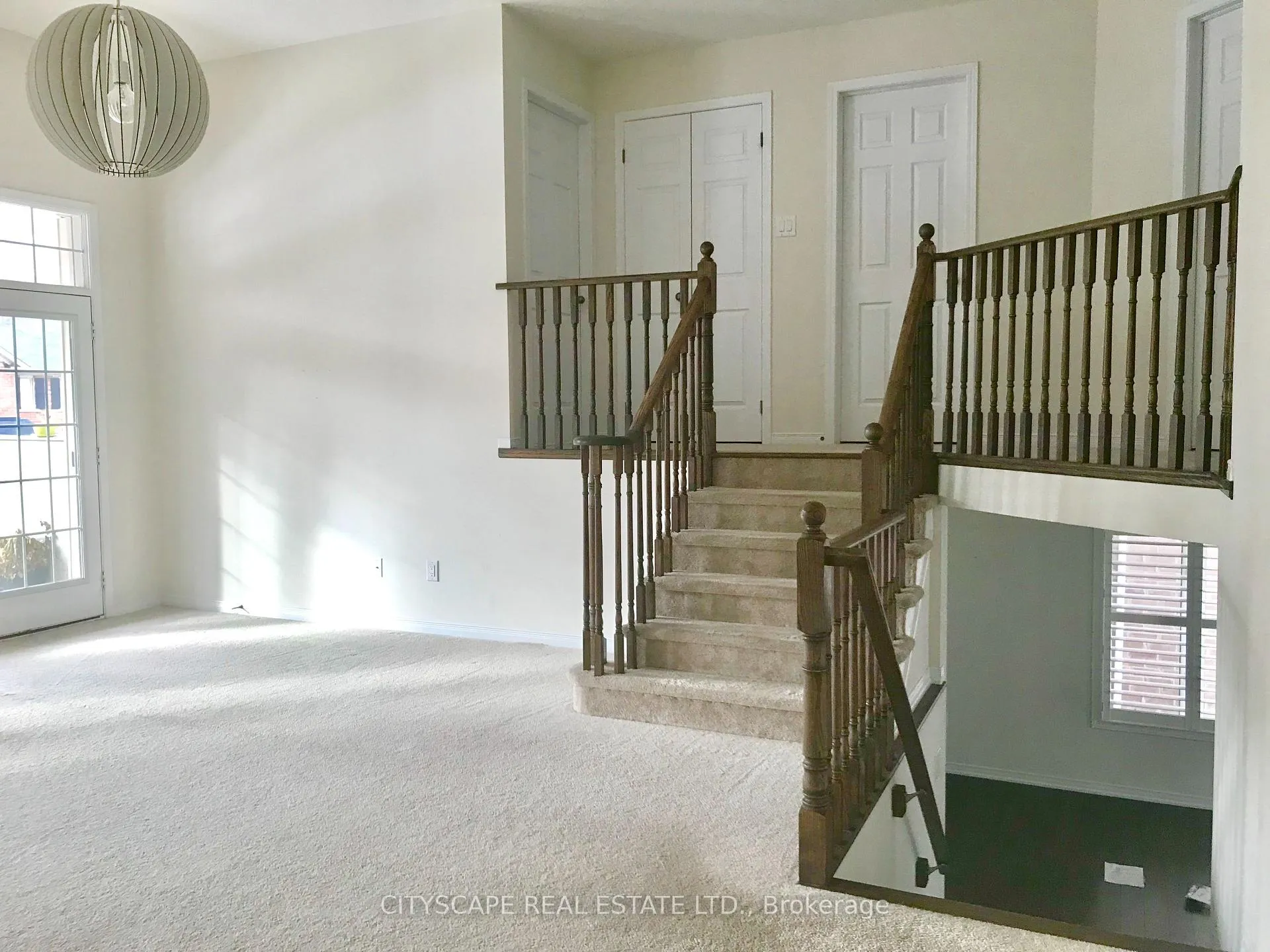 Photo 11 of 8600 Sweet Chestnut Drive, Niagara Falls, Brown — HOMEH