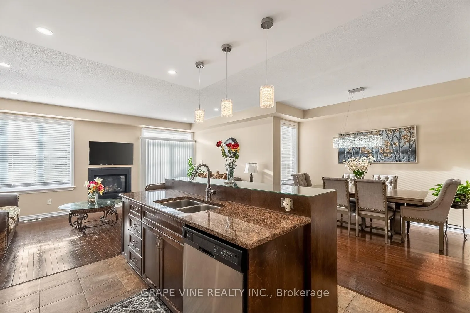 Photo 14 of 1217 Alson Mills Way, Ottawa, Kanata - Emerald Meadows/Trailwest — HOMEH