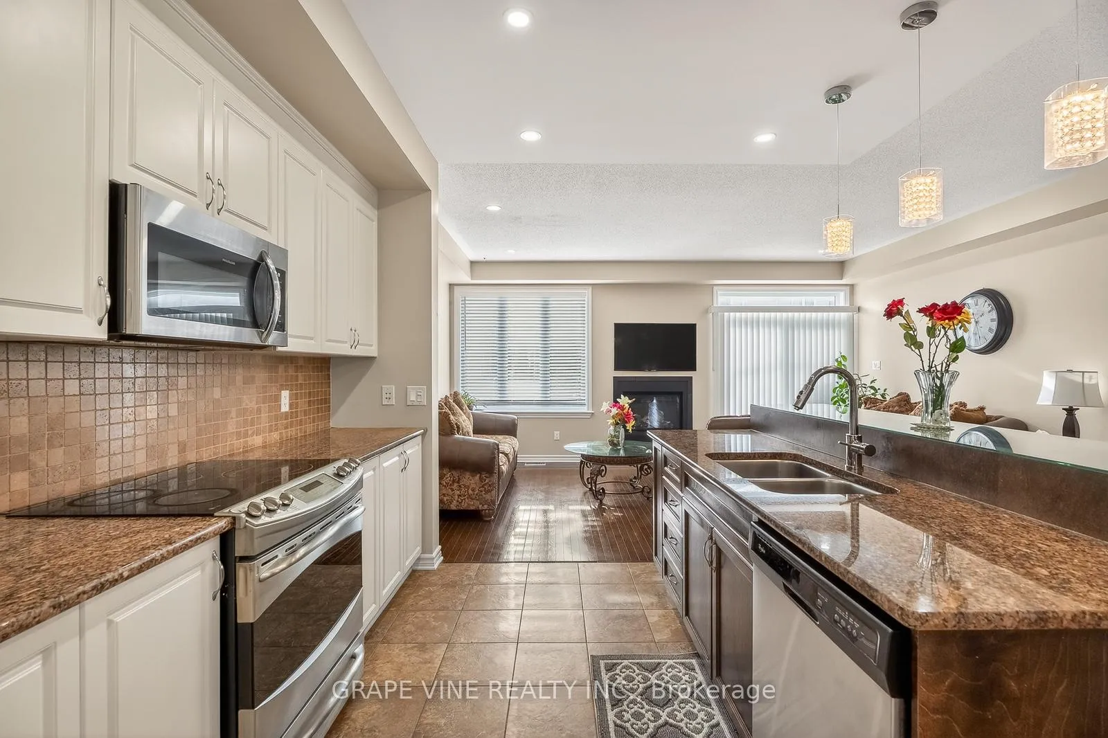 Photo 15 of 1217 Alson Mills Way, Ottawa, Kanata - Emerald Meadows/Trailwest — HOMEH
